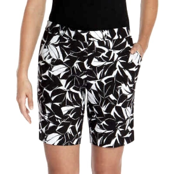 Mario Serrani Pants - Mario Serrani Italy comfort stretch Bermuda shorts in black & white Size 10. K2